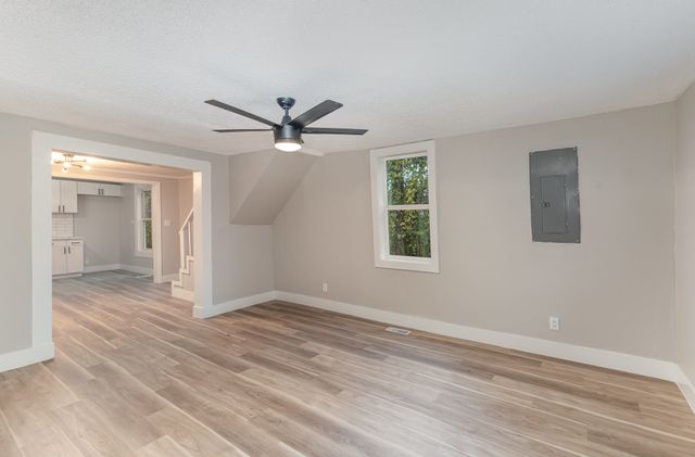 1828 S Main St, Columbia, TN 38401