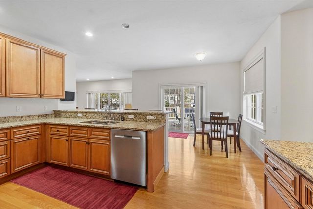 40 Royal Oaks Way, Leominster, MA 01453