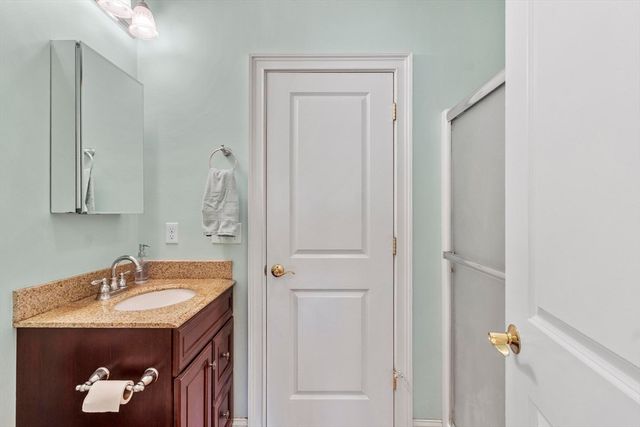 40 Royal Oaks Way, Leominster, MA 01453