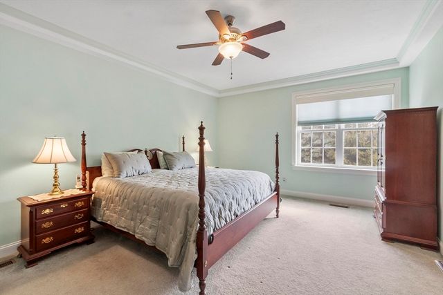 40 Royal Oaks Way, Leominster, MA 01453