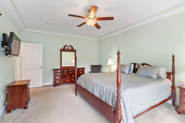 40 Royal Oaks Way, Leominster, MA 01453