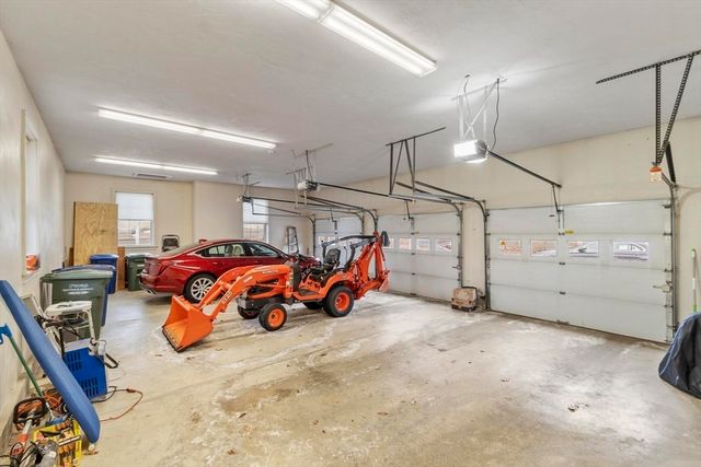 40 Royal Oaks Way, Leominster, MA 01453