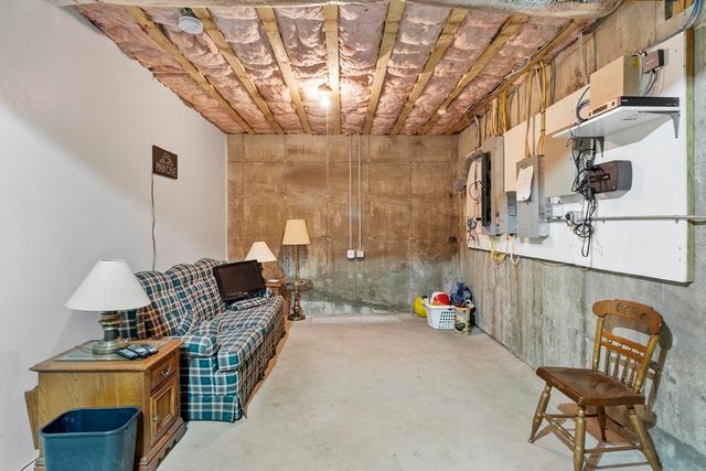 40 Royal Oaks Way, Leominster, MA 01453