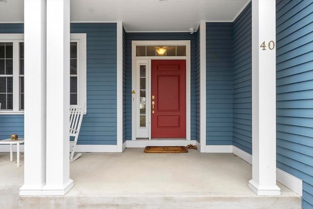 40 Royal Oaks Way, Leominster, MA 01453