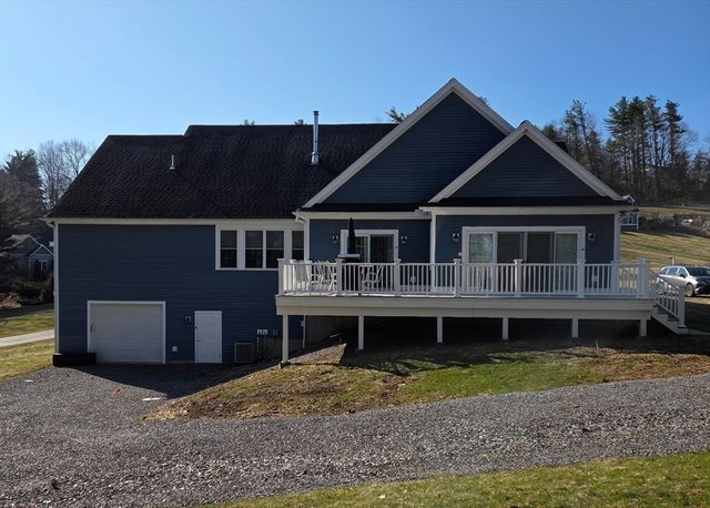 40 Royal Oaks Way, Leominster, MA 01453