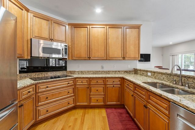 40 Royal Oaks Way, Leominster, MA 01453