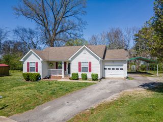 225 Avra Ct, Columbia, TN 38401