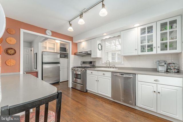 2212 LANTERN LN, Lafayette Hill, PA 19444