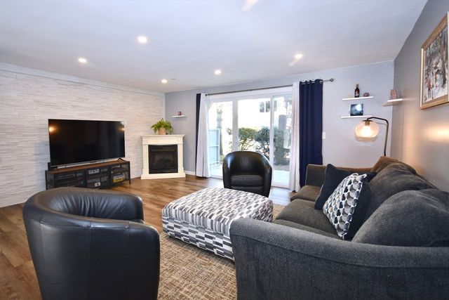 300 Buck Island Rd 5D, Yarmouth, MA 02673