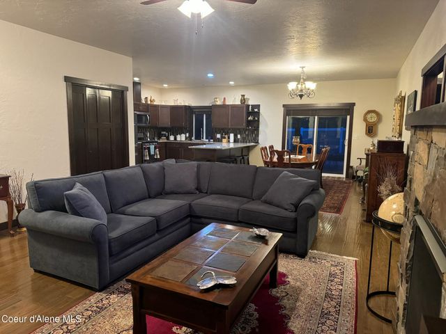 485 Birch Haven Dr, Sagle, ID 83860