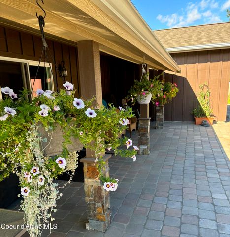 485 Birch Haven Dr, Sagle, ID 83860