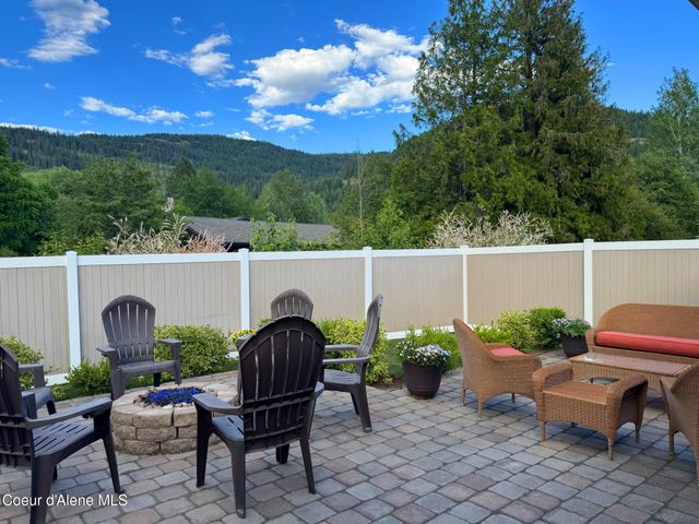 485 Birch Haven Dr, Sagle, ID 83860