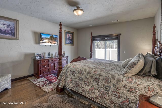 485 Birch Haven Dr, Sagle, ID 83860