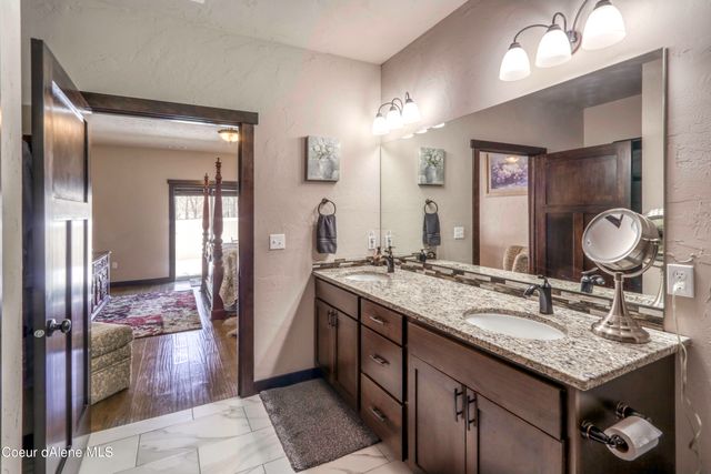 485 Birch Haven Dr, Sagle, ID 83860
