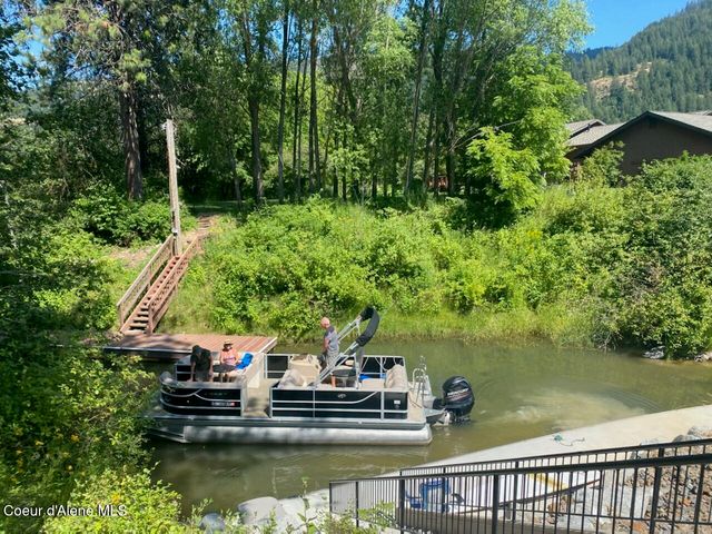 485 Birch Haven Dr, Sagle, ID 83860