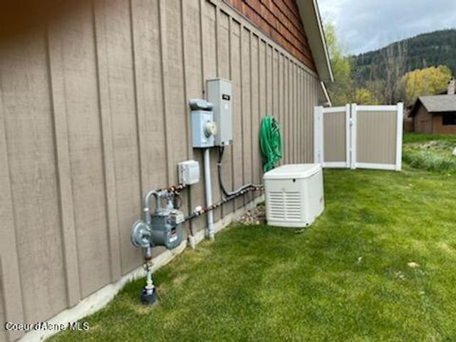 485 Birch Haven Dr, Sagle, ID 83860