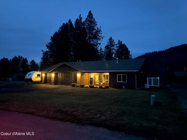 485 Birch Haven Dr, Sagle, ID 83860