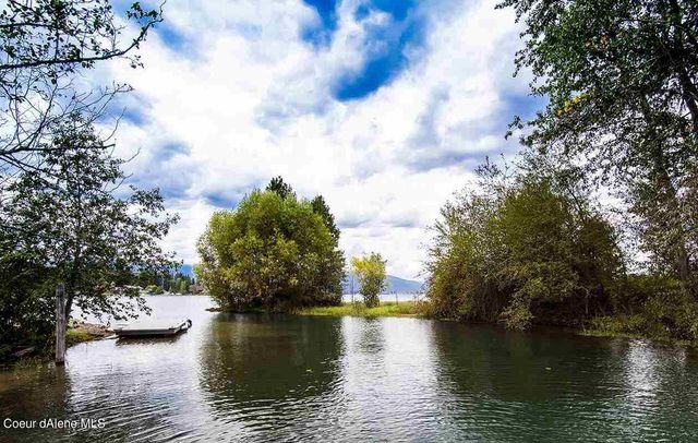 485 Birch Haven Dr, Sagle, ID 83860