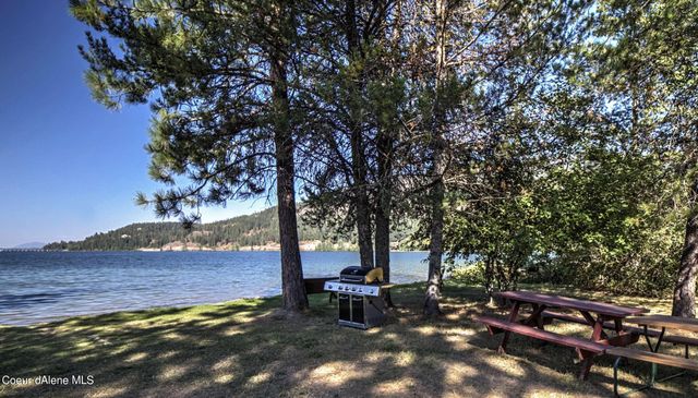 485 Birch Haven Dr, Sagle, ID 83860