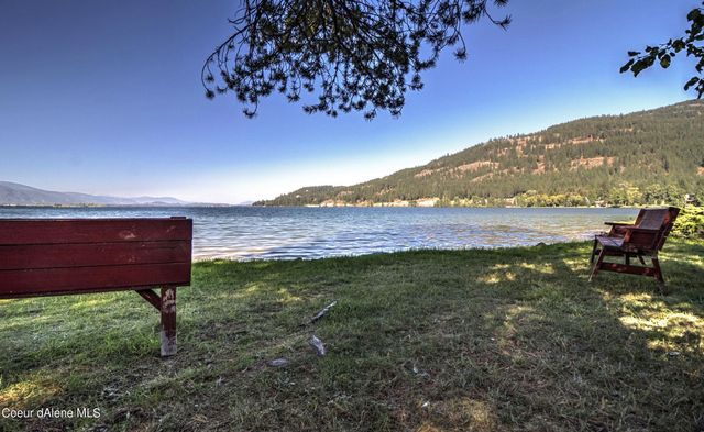 485 Birch Haven Dr, Sagle, ID 83860