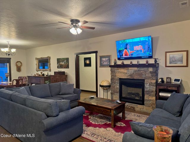 485 Birch Haven Dr, Sagle, ID 83860