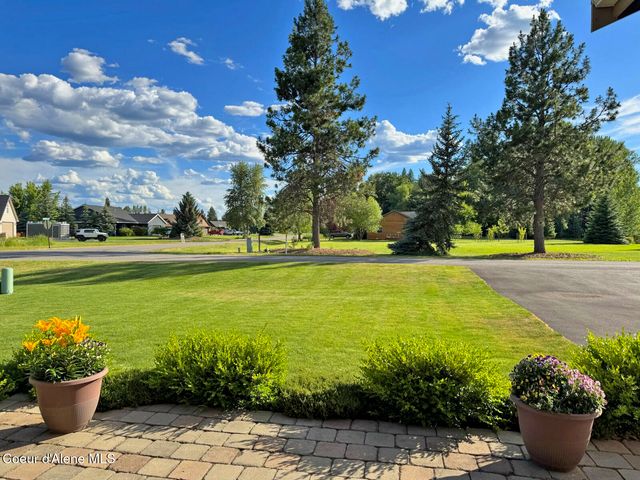 485 Birch Haven Dr, Sagle, ID 83860