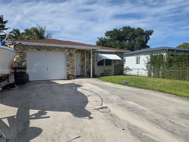 2635 Taylor St, Hollywood, FL 33020