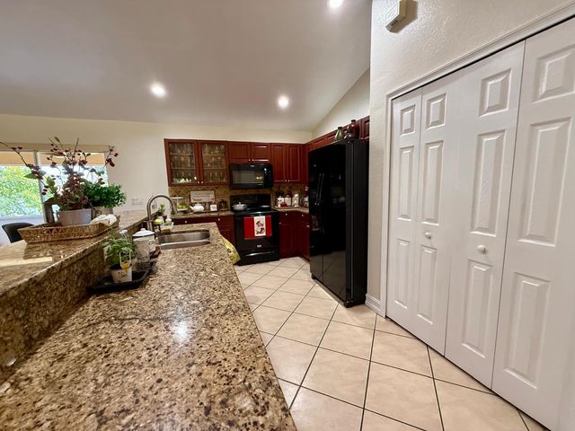 4515 W 7th St Street W, Lehigh Acres, FL 33971