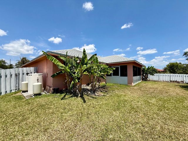 4515 W 7th St Street W, Lehigh Acres, FL 33971