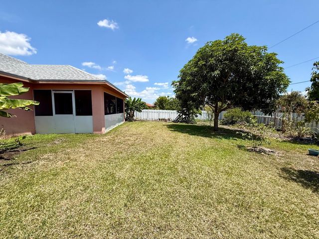 4515 W 7th St Street W, Lehigh Acres, FL 33971