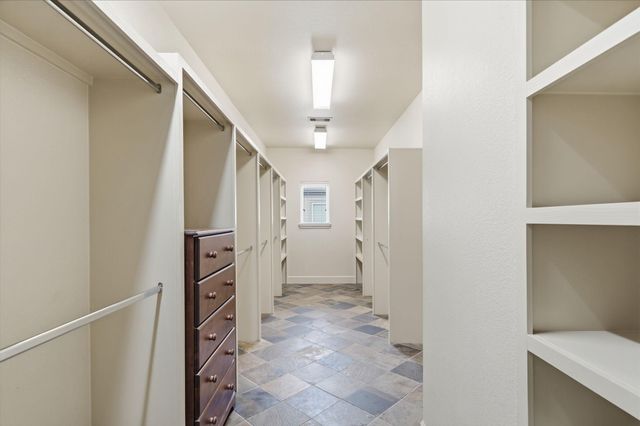 15 Laurelwood Drive, Houston, TX 77058