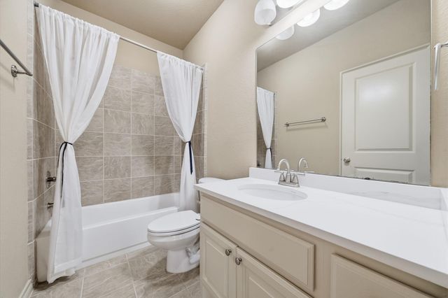 15 Laurelwood Drive, Houston, TX 77058