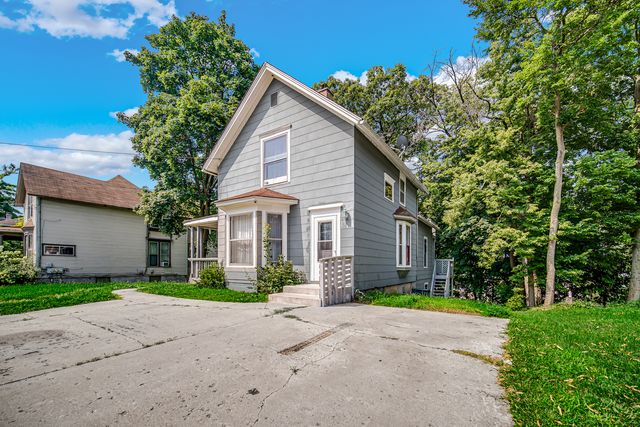 518 Raymond Street, Elgin, IL 60120