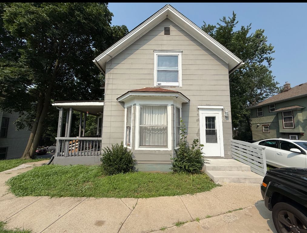 518 Raymond Street, Elgin, IL 60120