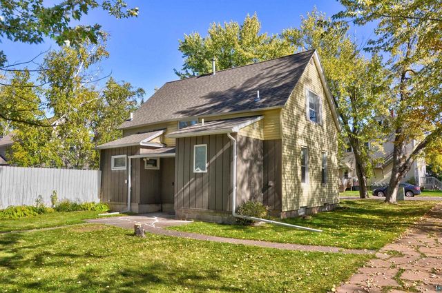 5633 Oakes Ave, Superior, WI 54880
