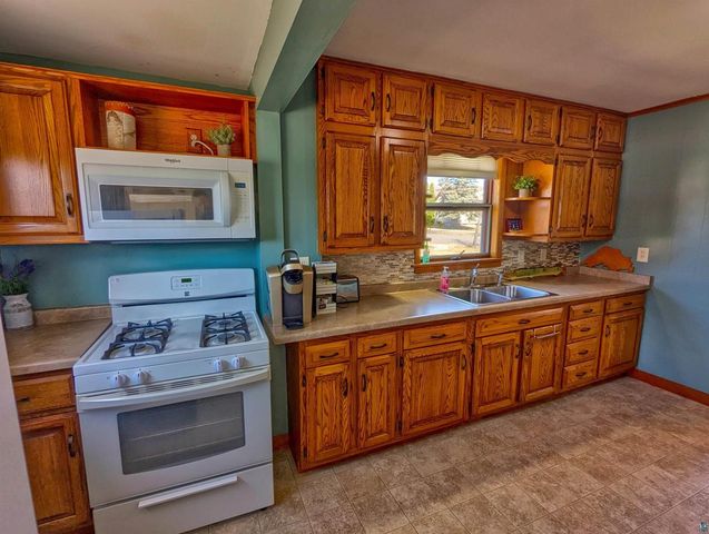 5633 Oakes Ave, Superior, WI 54880