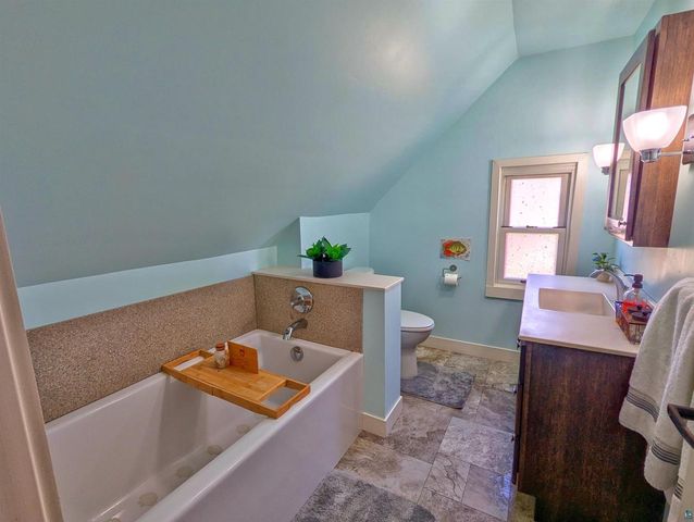 5633 Oakes Ave, Superior, WI 54880