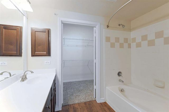 9900 Mcneil Drive 8-08013, Austin, TX 78750