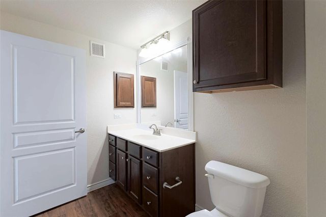 9900 Mcneil Drive 8-08013, Austin, TX 78750