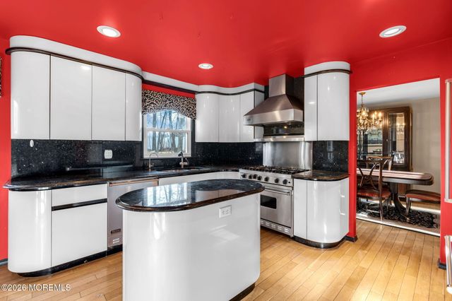 341 Gordons Corner Road, Manalapan, NJ 07726