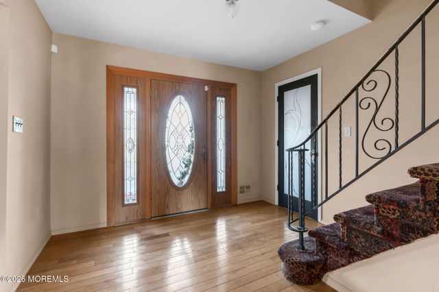 341 Gordons Corner Road, Manalapan, NJ 07726