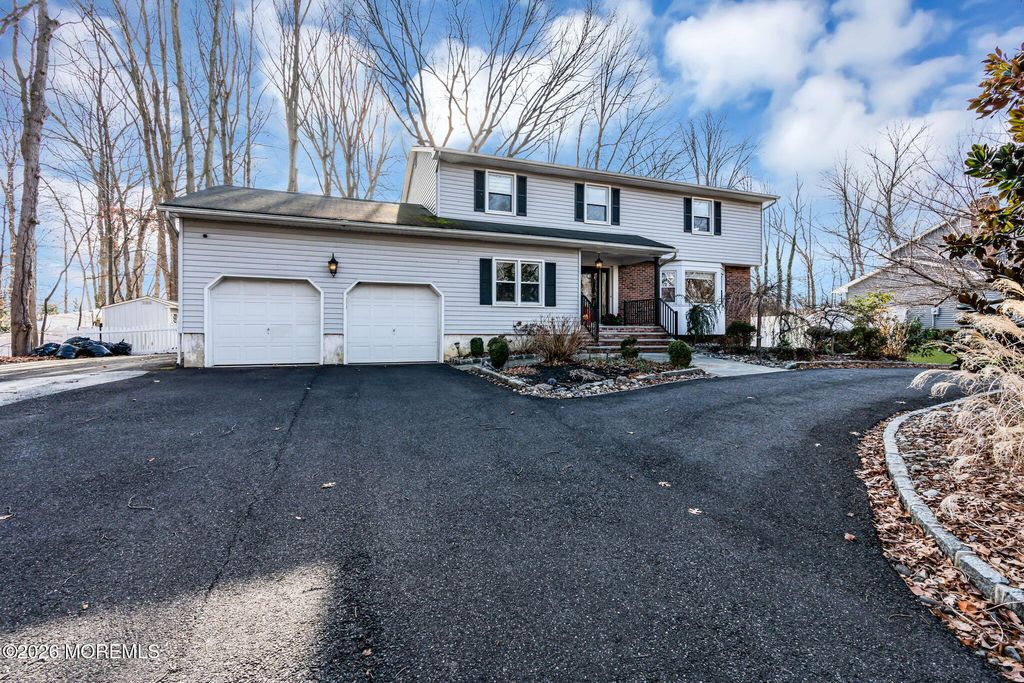 341 Gordons Corner Road, Manalapan, NJ 07726