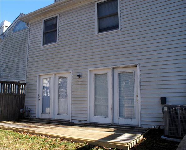 316 Esplanade PL, Chesapeake, VA 23320
