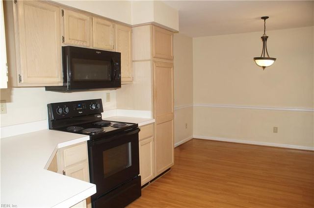 316 Esplanade PL, Chesapeake, VA 23320