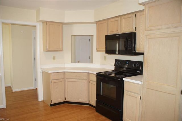 316 Esplanade PL, Chesapeake, VA 23320