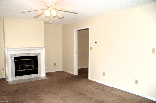 316 Esplanade PL, Chesapeake, VA 23320