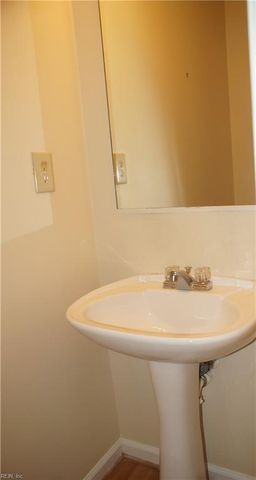 316 Esplanade PL, Chesapeake, VA 23320