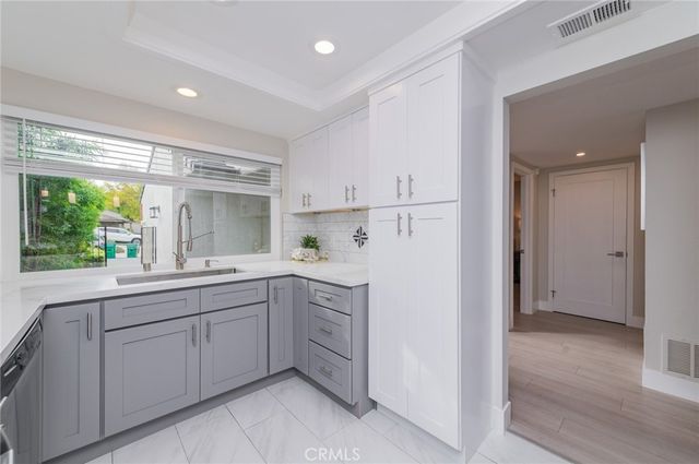 14 Gumwood, Irvine, CA 92612