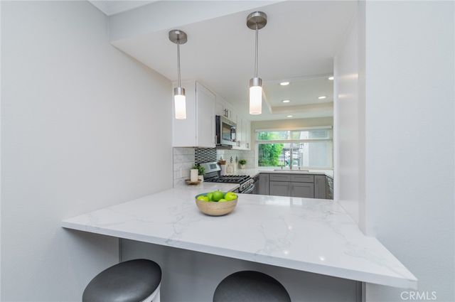 14 Gumwood, Irvine, CA 92612