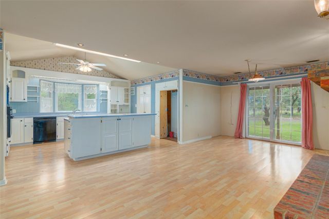 2981 Vivroux Ranch RD, Seguin, TX 78155